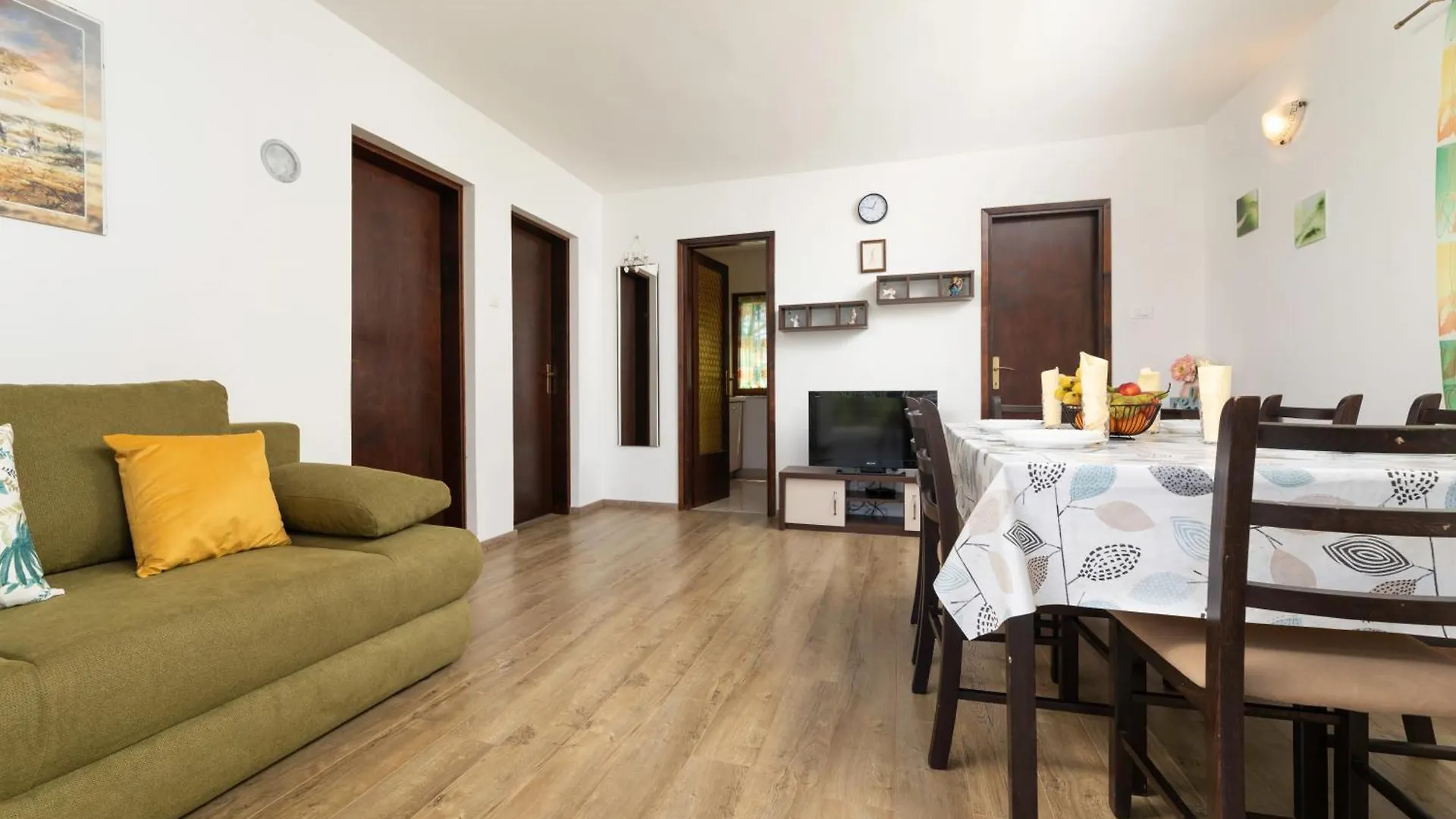 Apartments Viky With Pool Malinska Croatia