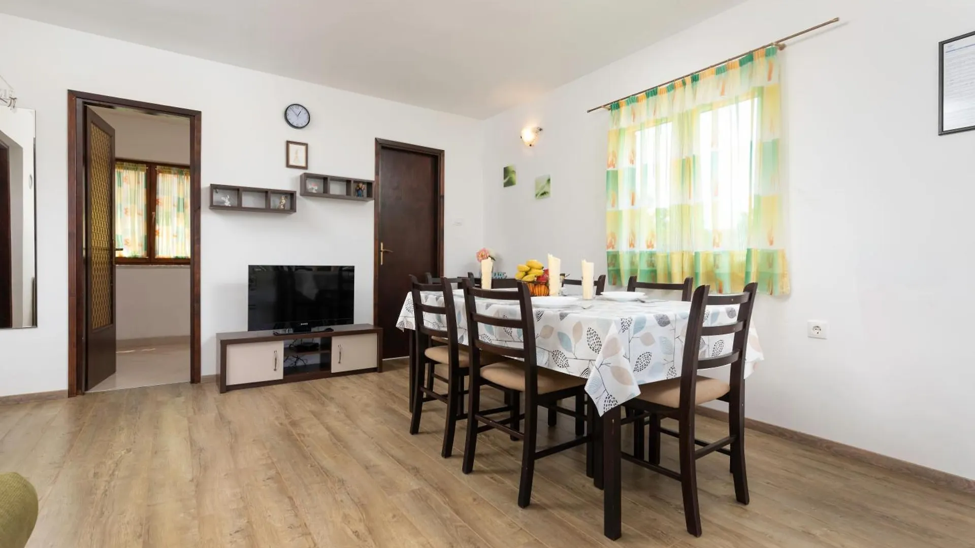 Apartments Viky With Pool Malinska Croatia